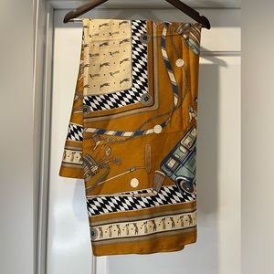 Gorgeous golf Scarf
